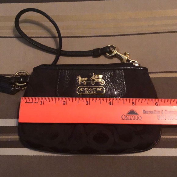 Coach wristlet - Picture 5 of 6